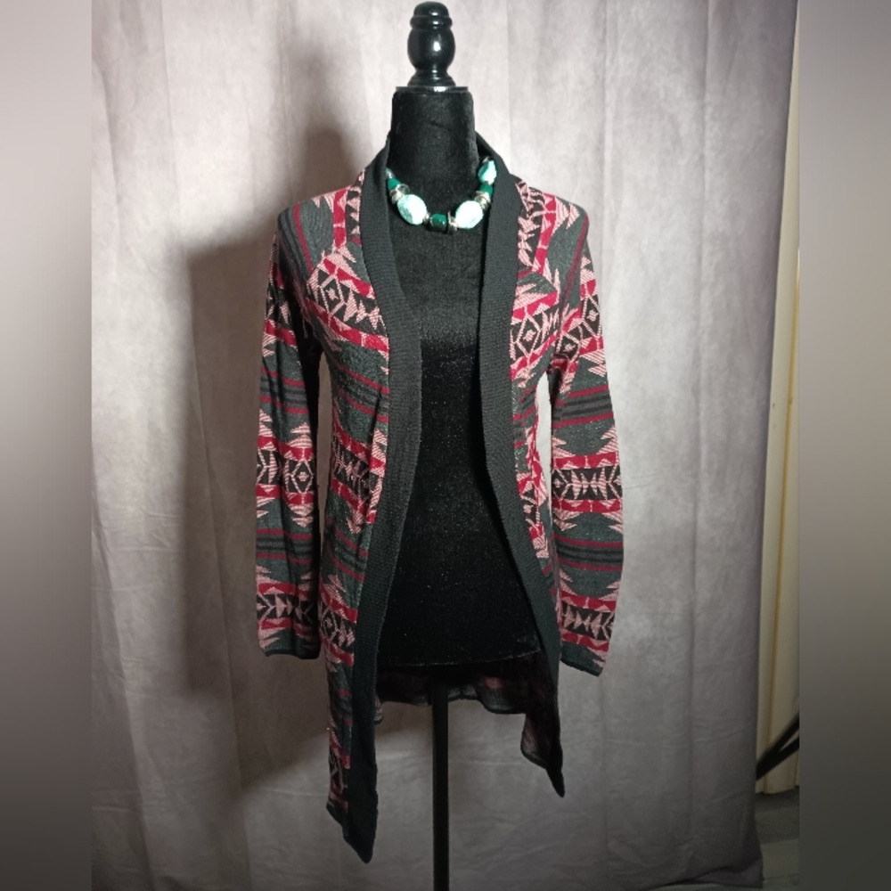 Cardigan, large burgundy, black patterns